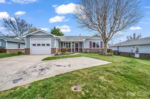 220 Dartcrest Dr, Hendersonville, NC 28792 - Photo 3