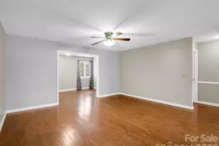 220 Dartcrest Dr, Hendersonville, NC 28792 - Photo 15