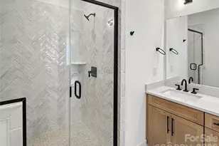 5031 Dutchess Dr, Charlotte, NC 28217 - Photo 7