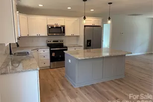 326 S Greenbriar Rd, Statesville, NC 28625 - Photo 3