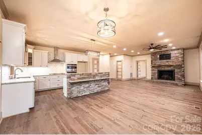 1610 Summerlin Place, Newton, NC 28658 - Photo 5