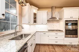 1610 Summerlin Pl, Newton, NC 28658 - Photo 7