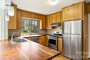 9436 Glen Brook Dr, Charlotte, NC 28215 - Photo 13