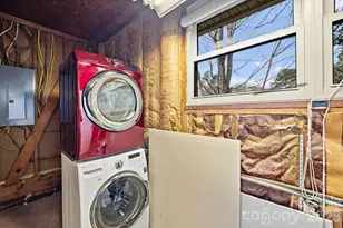 9436 Glen Brook Dr, Charlotte, NC 28215 - Photo 25