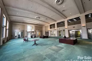 39 2nd St NW, Hickory, NC 28601 - Photo 3