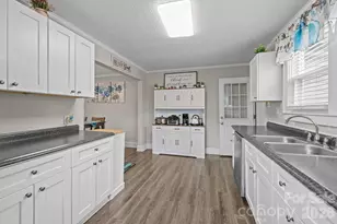 2984 Shady Ln, Charlotte, NC 28208 - Photo 11