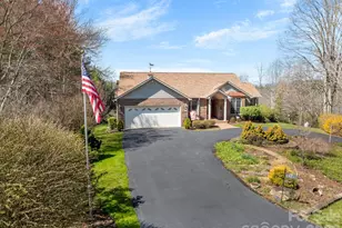 17 Ashton Forest Ct, Hendersonville, NC 28739 - Photo 5