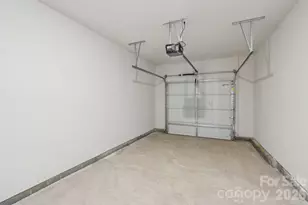 8128 Hidden Springs Ct, Charlotte, NC 28216 - Photo 9