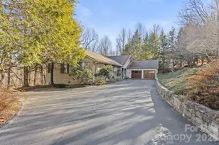 103 Bellshire Dr, Flat Rock, NC 28731 - Photo 3