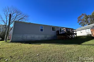 135 Phillips Rd, Spruce Pine, NC 28777 - Photo 3