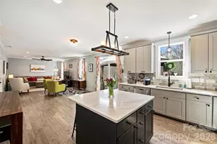 306 Breezewood Dr, Charlotte, NC 28262 - Photo 11