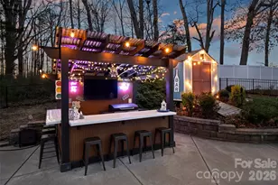 306 Breezewood Dr, Charlotte, NC 28262 - Photo 35