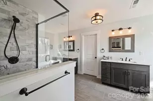 306 Breezewood Dr, Charlotte, NC 28262 - Photo 23