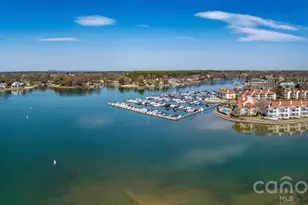 17925 Kings Point Dr, Cornelius, NC 28031 - Photo 3