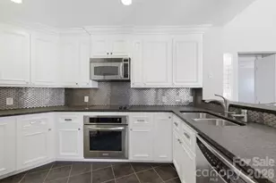 17925 Kings Point Dr, Cornelius, NC 28031 - Photo 15