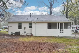 735 Pondella Dr, Charlotte, NC 28213 - Photo 17