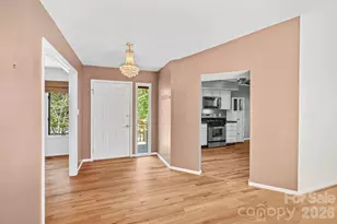 101 Deerlake Dr, Asheville, NC 28803 - Photo 7