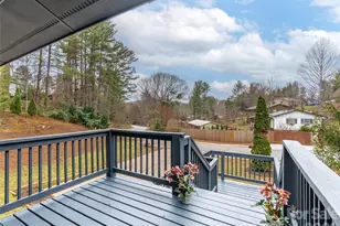 27 Brookcliff Dr, Asheville, NC 28804 - Photo 7