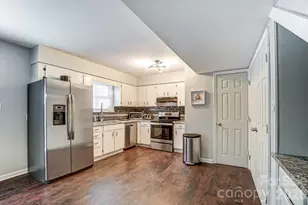 8518 Castle Pine Ct, Charlotte, NC 28226 - Photo 9