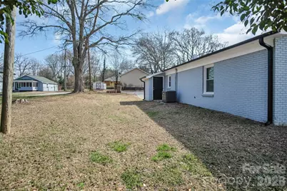 200 W Shannonhouse Street, Shelby, NC 28152 - Photo 5