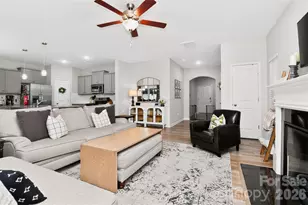 2017 Karen Woods Ln, Charlotte, NC 28216 - Photo 5