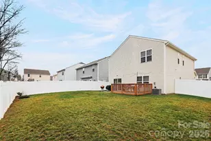 2017 Karen Woods Ln, Charlotte, NC 28216 - Photo 17