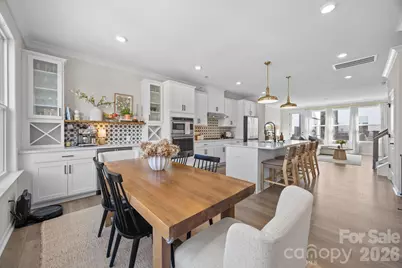 4021 Hidden Oaks Drive, Charlotte, NC 28205 - Photo 7