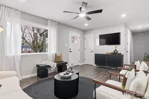 9243 Edgevale Dr, Charlotte, NC 28216 - Photo 3