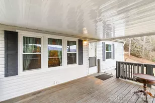 210 Ledbetter Ln, Franklin, NC 28734 - Photo 3