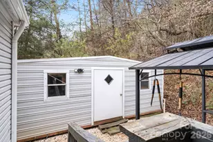 210 Ledbetter Ln, Franklin, NC 28734 - Photo 29