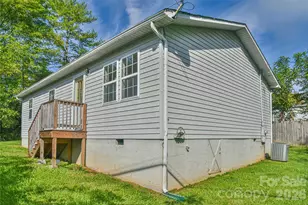 12 Moody St, Candler, NC 28715 - Photo 3