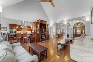 293 Bear Cliff Dr, Nebo, NC 28761 - Photo 9