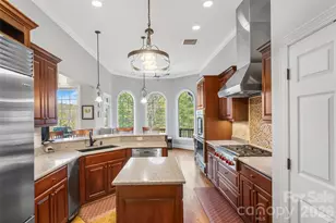 293 Bear Cliff Dr, Nebo, NC 28761 - Photo 5