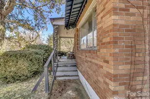 301 Mulberry St, Clyde, NC 28721 - Photo 3