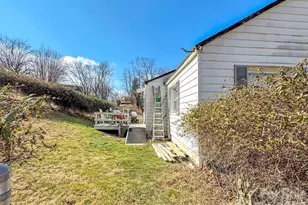 301 Mulberry St, Clyde, NC 28721 - Photo 17