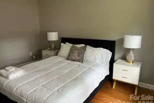 2205 Thurmond Pl, Charlotte, NC 28205 - Photo 5