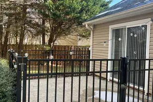 9015 Carastan Dr, Charlotte, NC 28216 - Photo 17