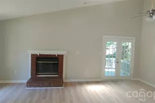 5830 Stone Bluff Ct, Charlotte, NC 28214 - Photo 3