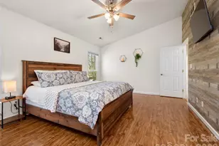 989 Thorncrest Ct, Fletcher, NC 28732 - Photo 5