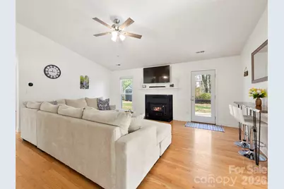 989 Thorncrest Court, Fletcher, NC 28732 - Photo 3