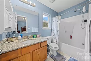 5041 Wallace Creek Ln, Charlotte, NC 28212 - Photo 15