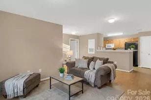 9849 Campus Walk Ln, Charlotte, NC 28262 - Photo 7