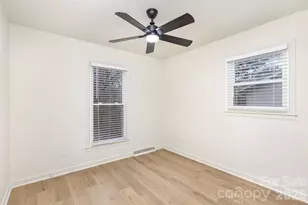 1627 Bonnie Ln, Charlotte, NC 28213 - Photo 21