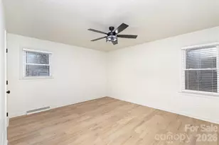 1627 Bonnie Ln, Charlotte, NC 28213 - Photo 23