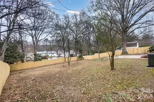 1627 Bonnie Ln, Charlotte, NC 28213 - Photo 25