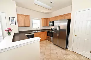 1360 21st Ave NE, Hickory, NC 28601 - Photo 7