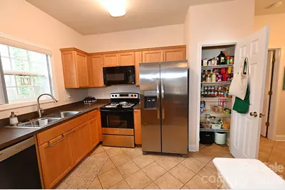 1360 21st Avenue NE, Hickory, NC 28601 - Photo 5