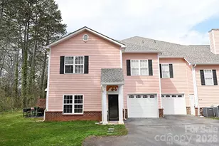 1360 21st Ave NE, Hickory, NC 28601 - Photo 3