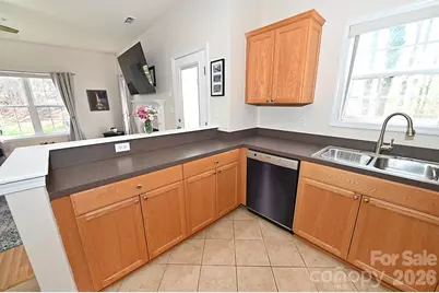 1360 21st Avenue NE, Hickory, NC 28601 - Photo 9