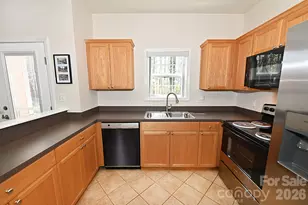 1360 21st Ave NE, Hickory, NC 28601 - Photo 9